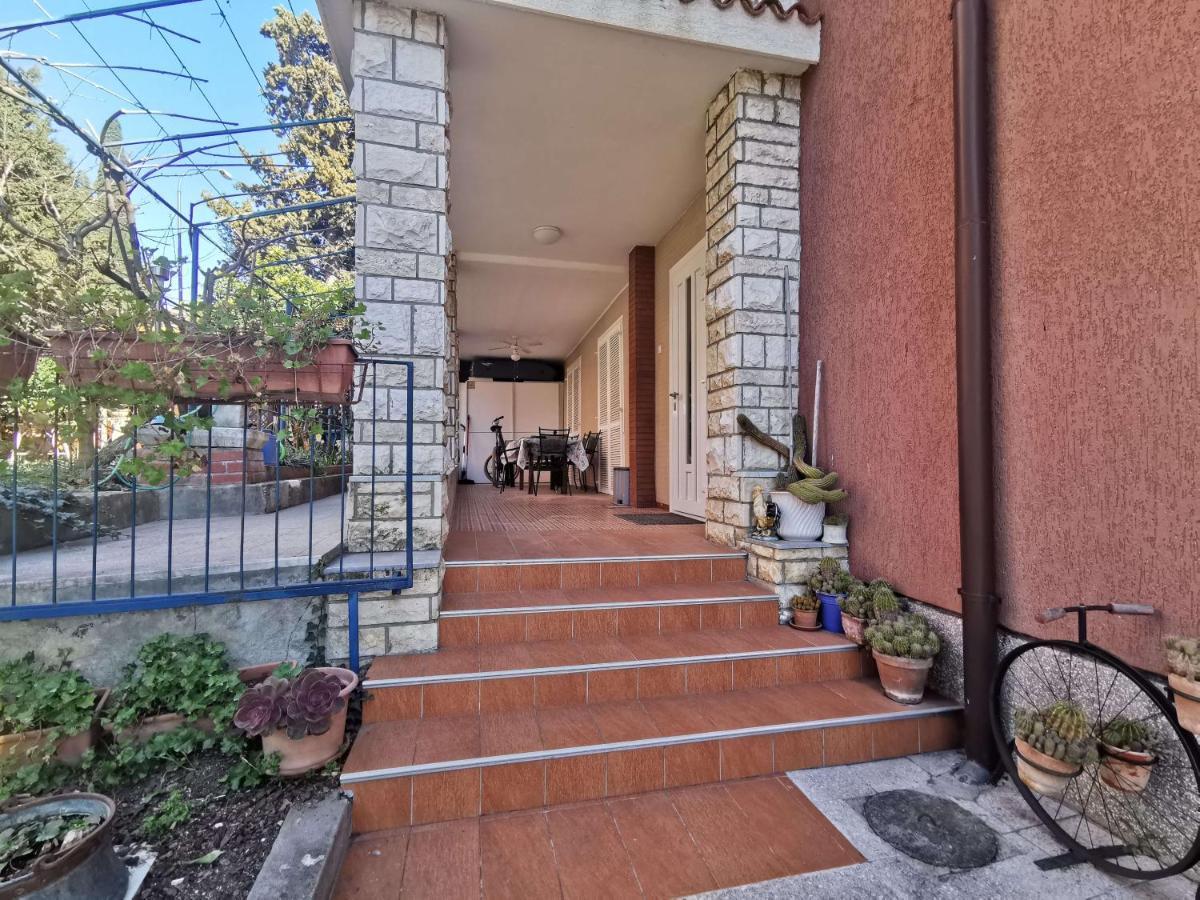 Pri Noni "Istracycle" Apartment Lucija Exterior foto