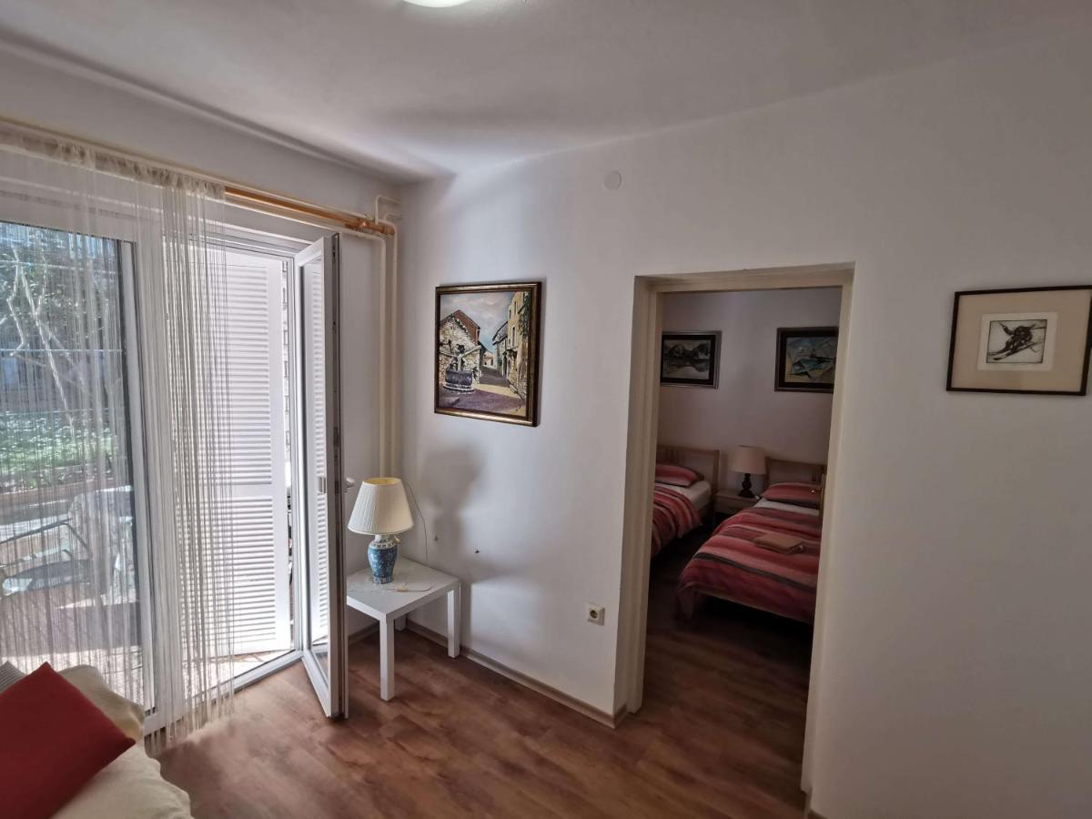 Pri Noni "Istracycle" Apartment Lucija Exterior foto