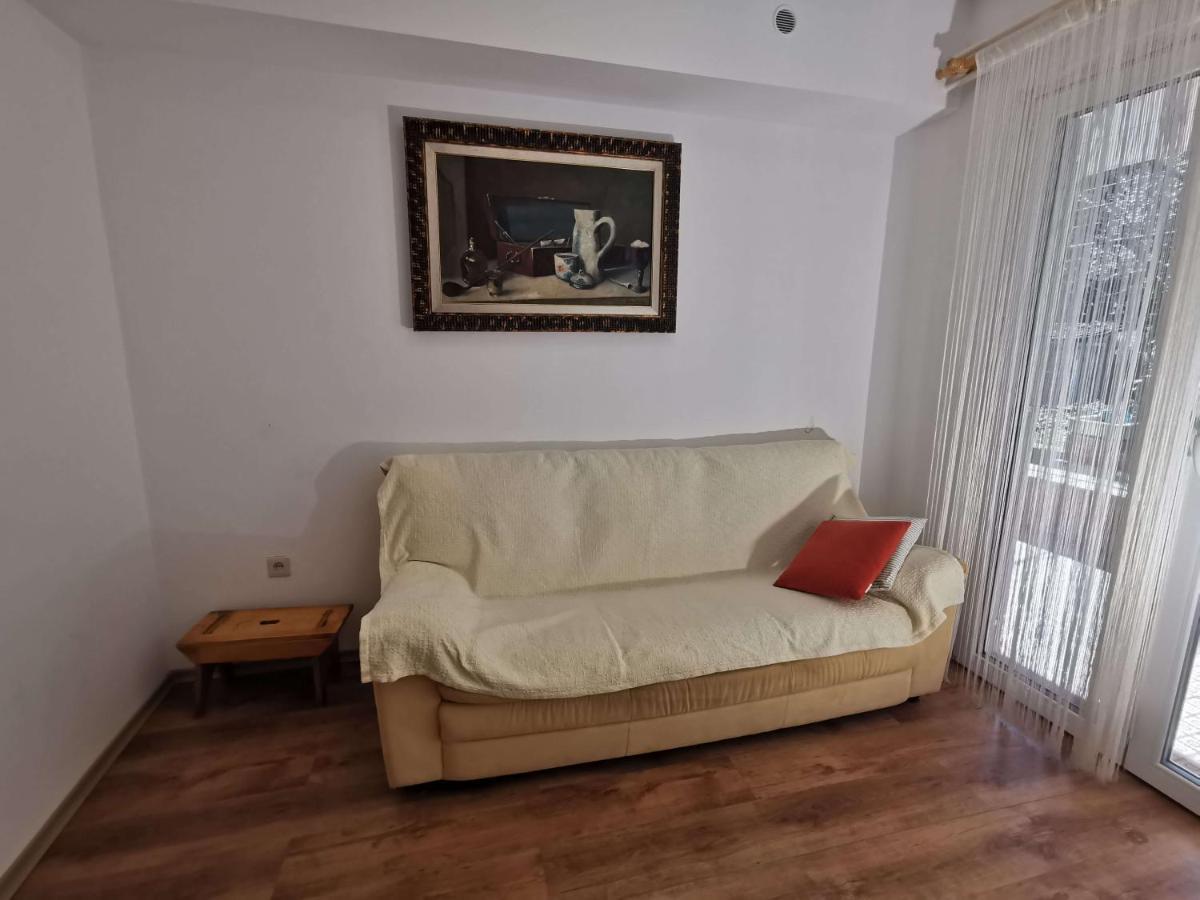 Pri Noni "Istracycle" Apartment Lucija Exterior foto